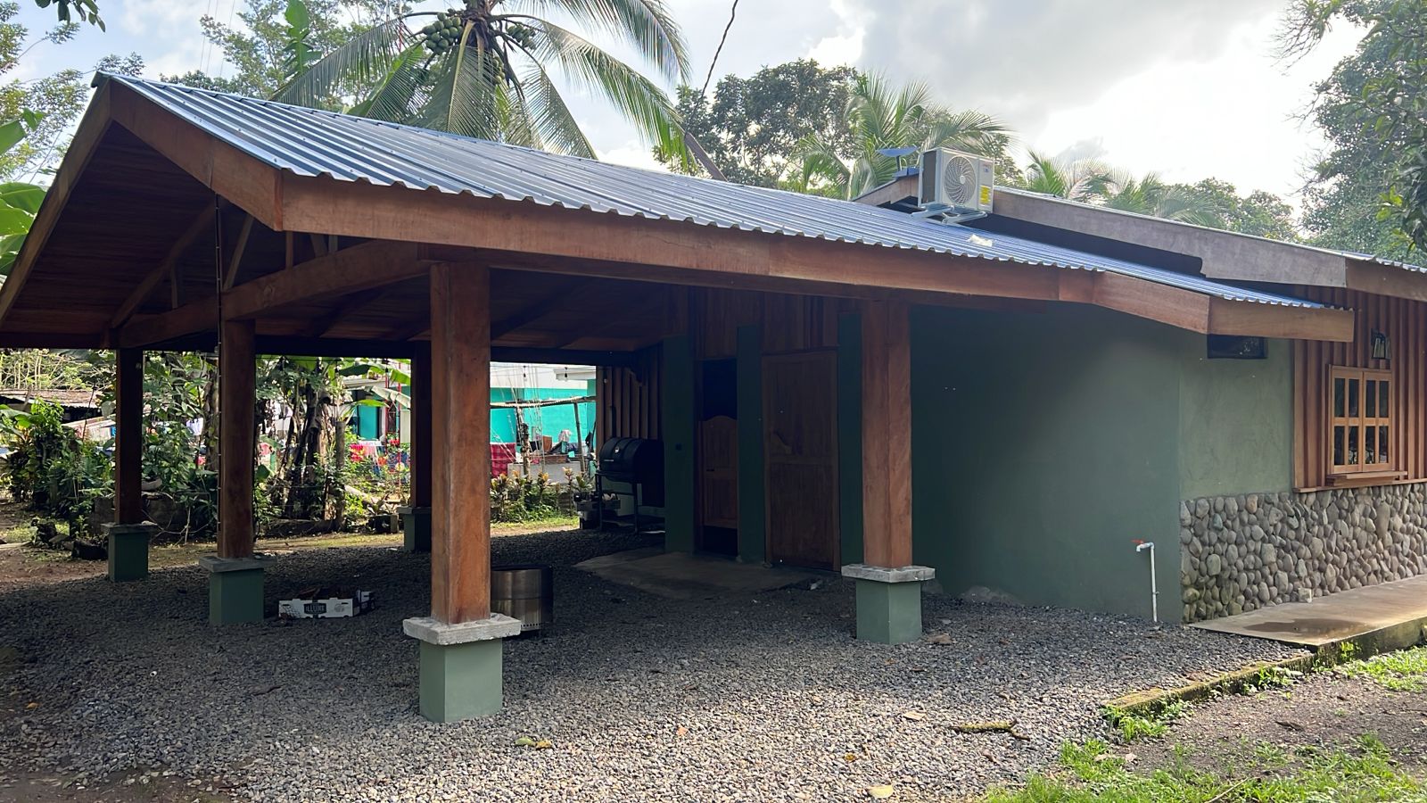 Lodge exterior 2